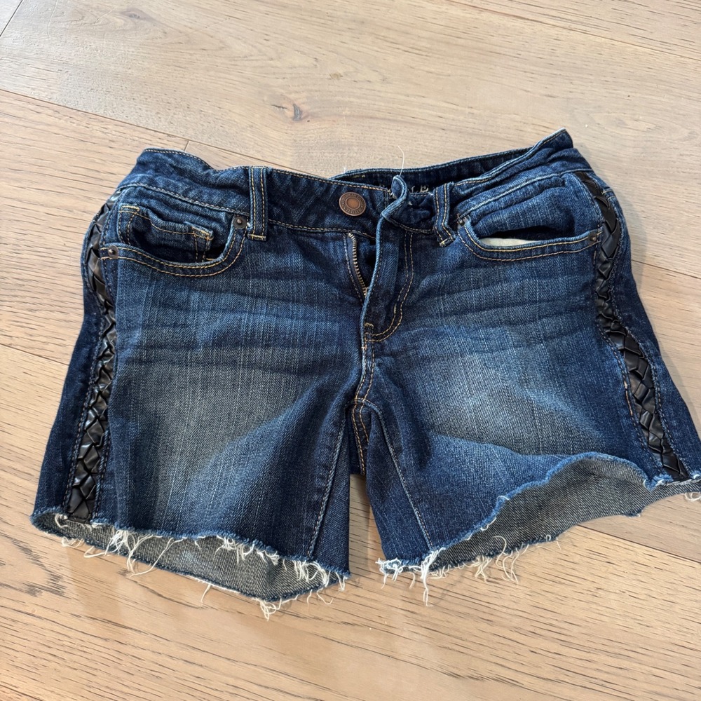 American Eagle Outfitters Denim Shorts Distressed Braided Detail Women Size 2